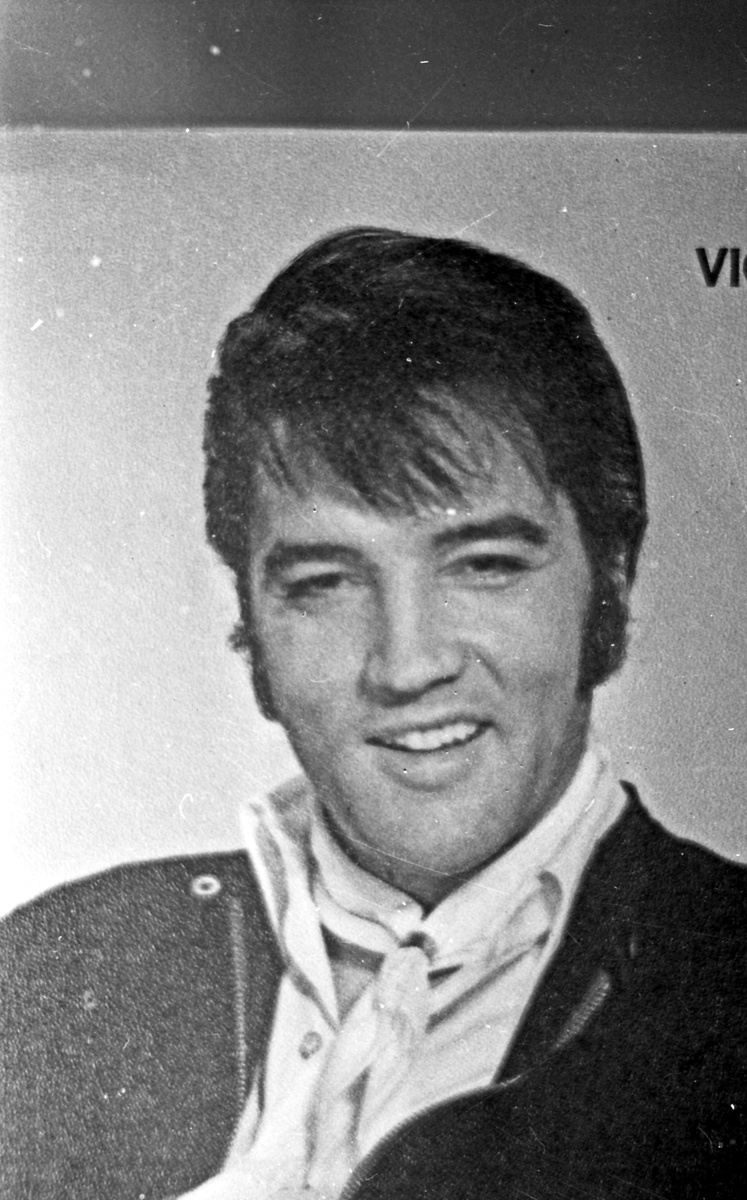Platecover med portrett av Elvis Presley.