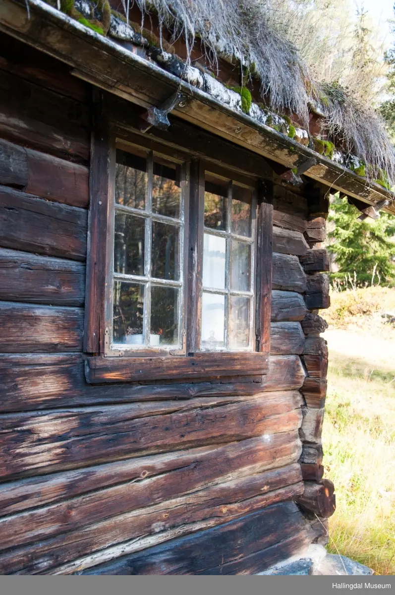 Stugu sto først i Teigen så i Åkreslåtta deretter i Meiebakka