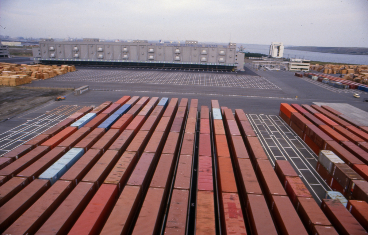 Containerhavn i Tokyo.
