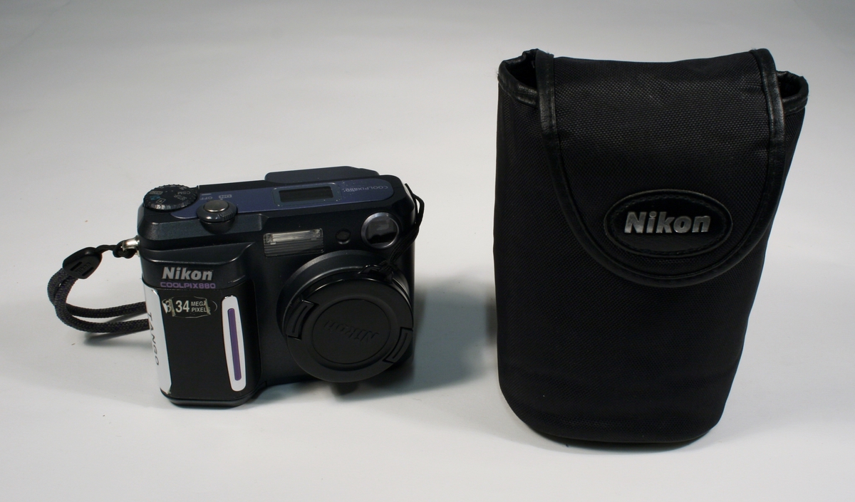 Nikon coolpix 880 digitalkamera med veske og bruksanvisning