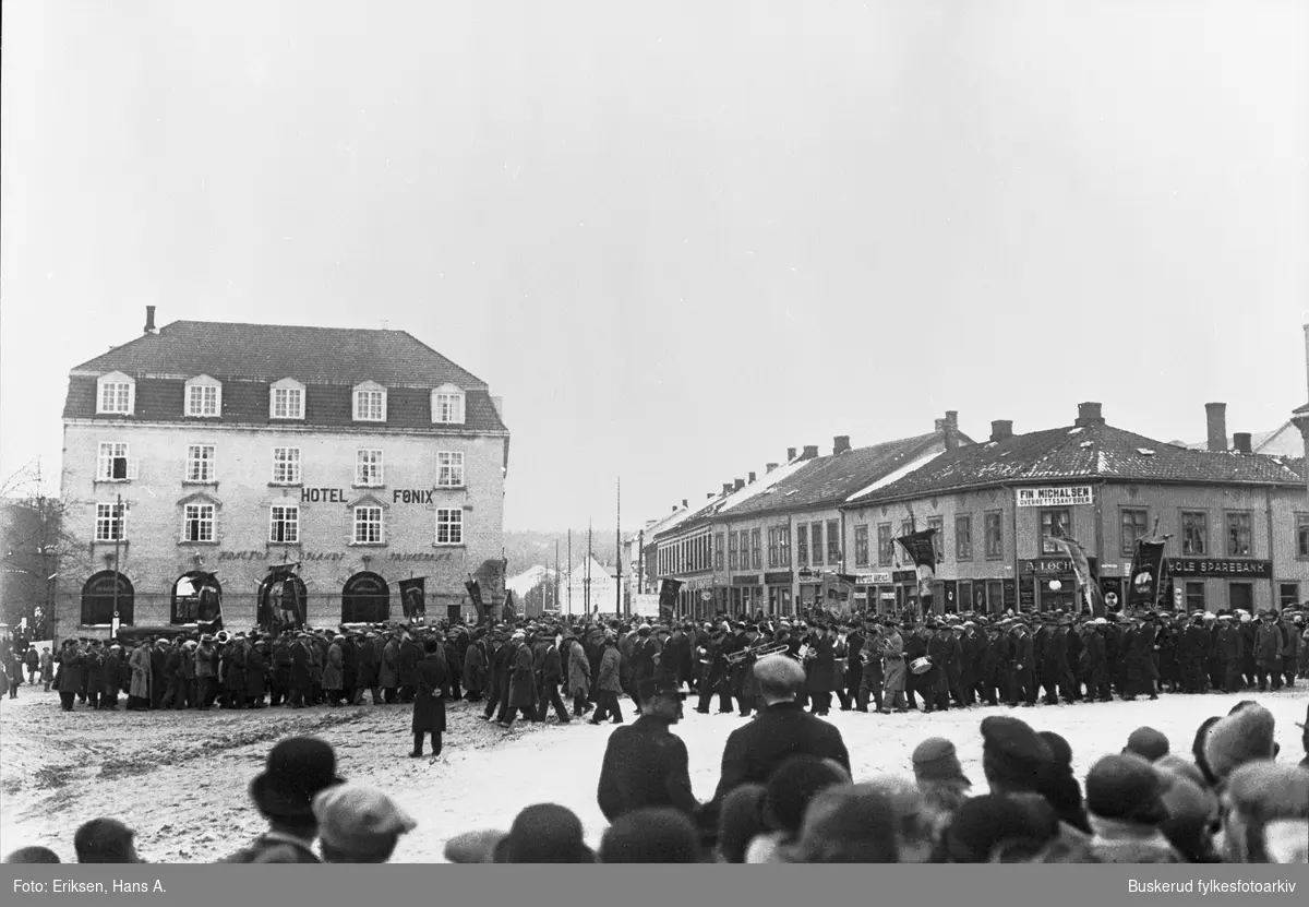 1. .Mai tog over S. Torg i Hønefoss 1926