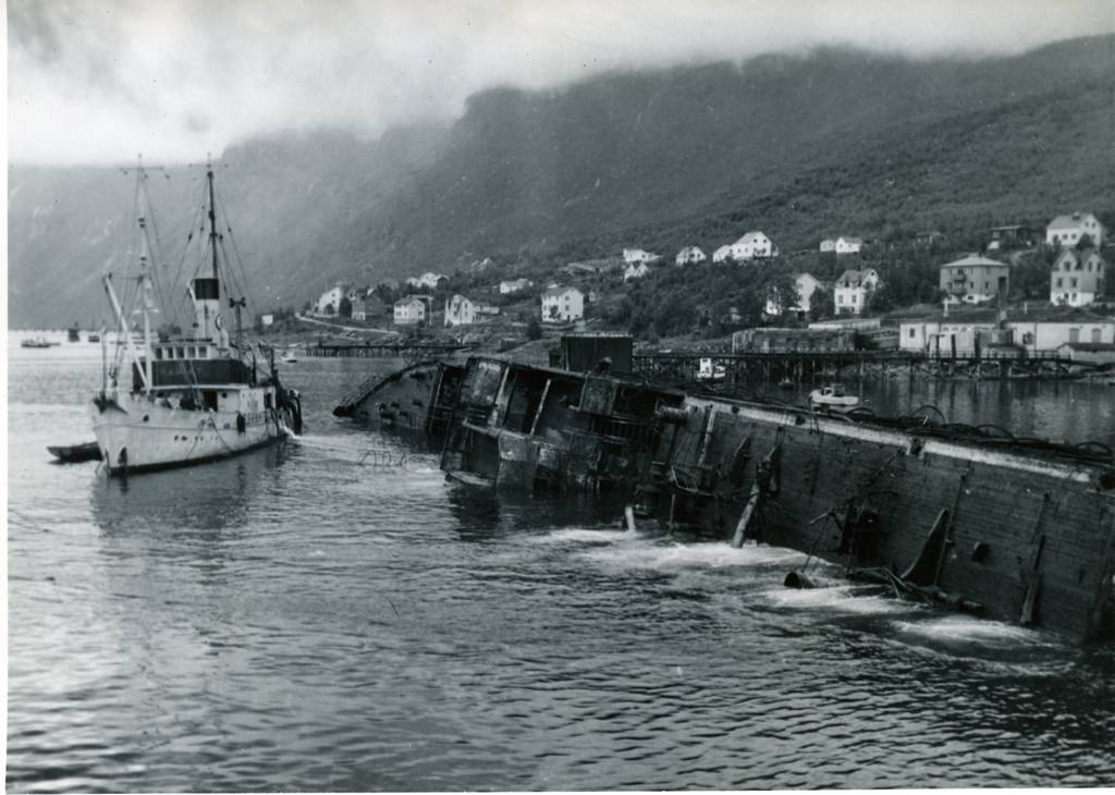 Narvik, Narvik havn. Ankenesstrand. DS. Bockenheim, Bergningsselskapet Viking.