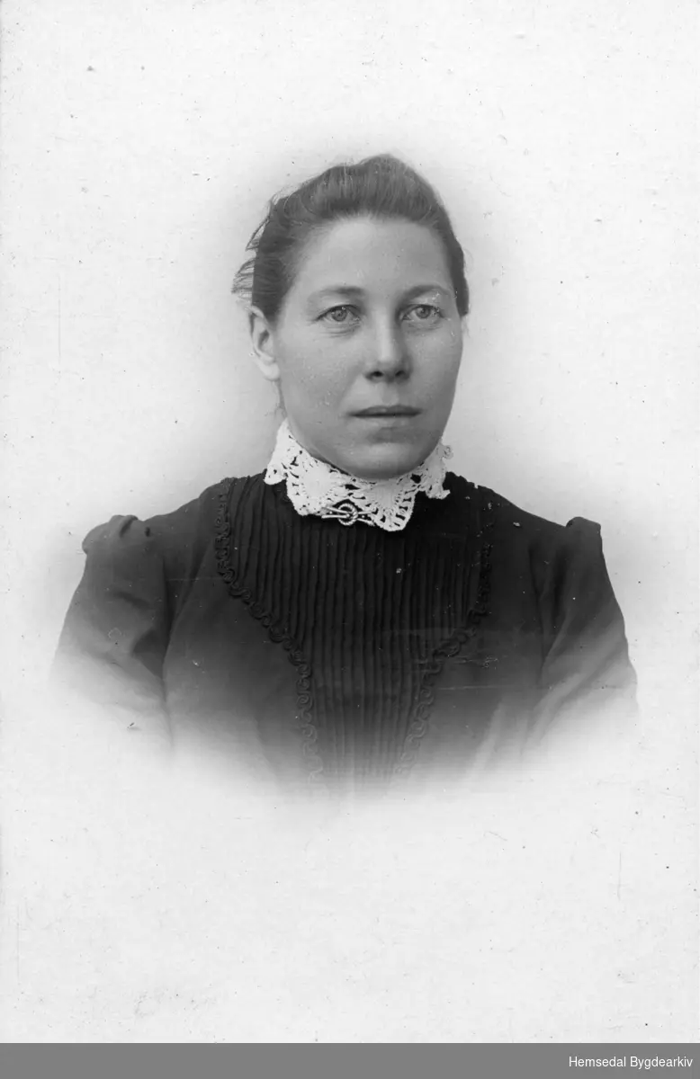 Sigrid S. Nordre Venåsbakko (1870-1966), gift Venås