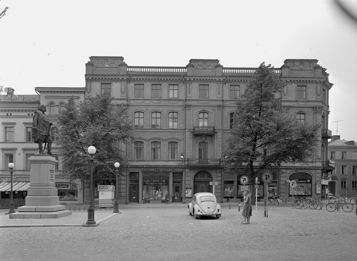 Stortorget med Engelbrektsstatyn, byggnader. - Örebro läns museum ...