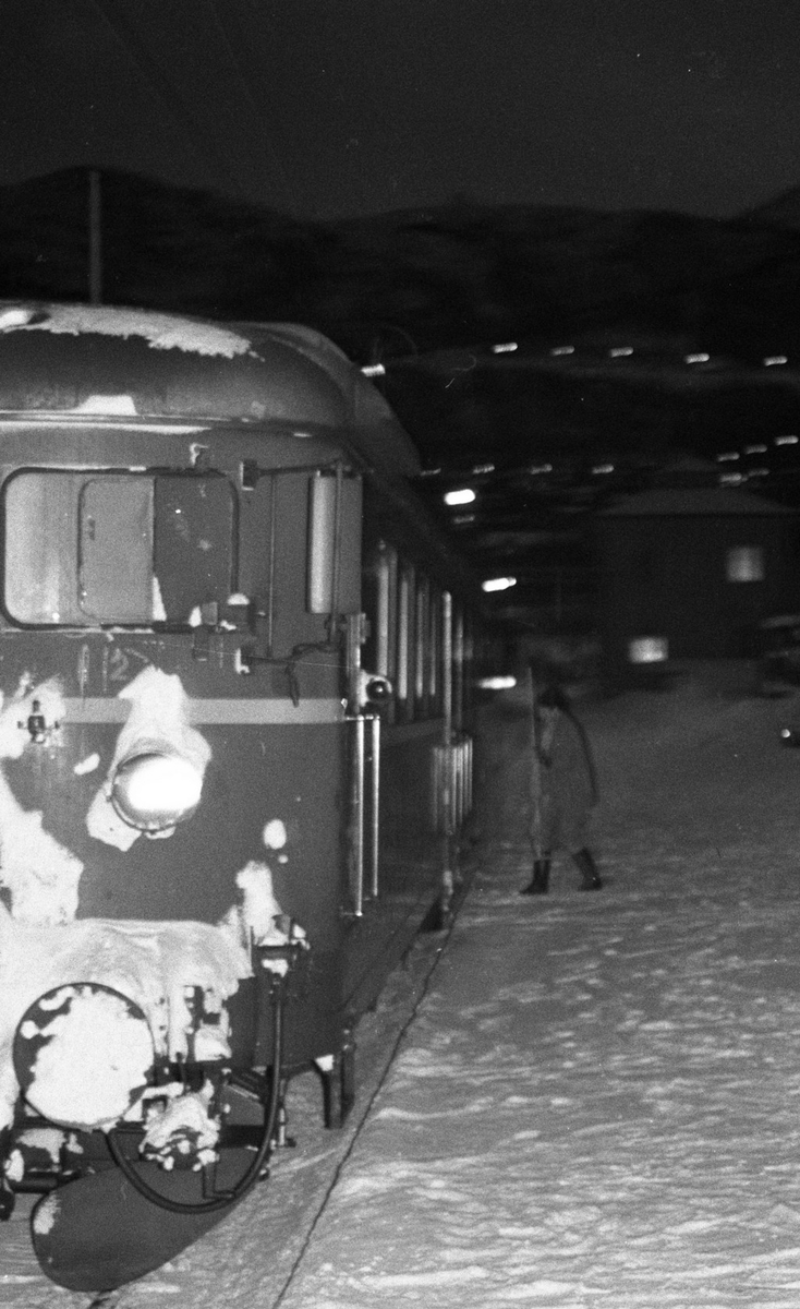 Narvik Jernbanestasjon. Motorvogn.