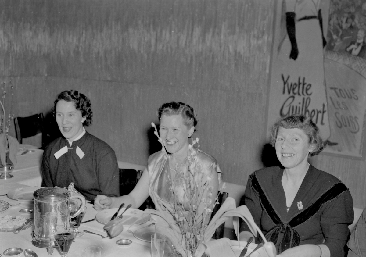 Middagsselskap i Kunstindustrimuseet og Handelsstandens Hus