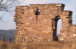 Kirkeruin ved den nordlige side af Maridalsvannet