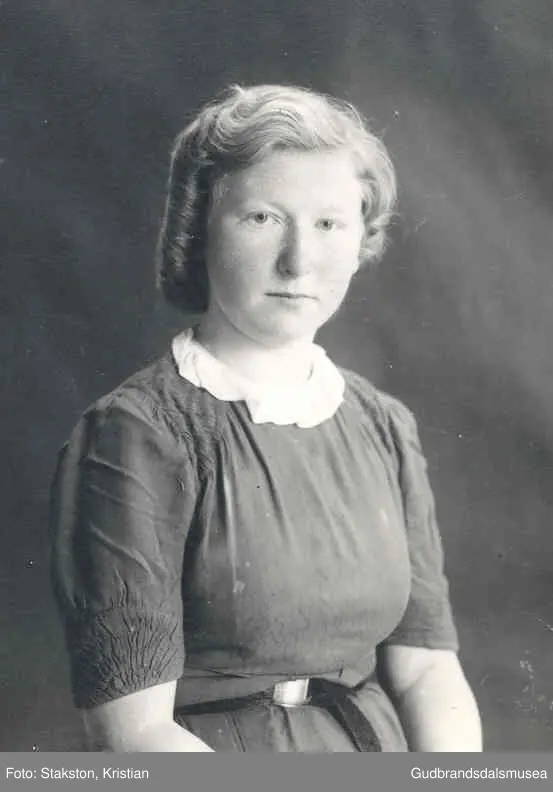 Olga Haugen (f. 1928 g. Runningen) Gudbrandsdalsmusea / DigitaltMuseum