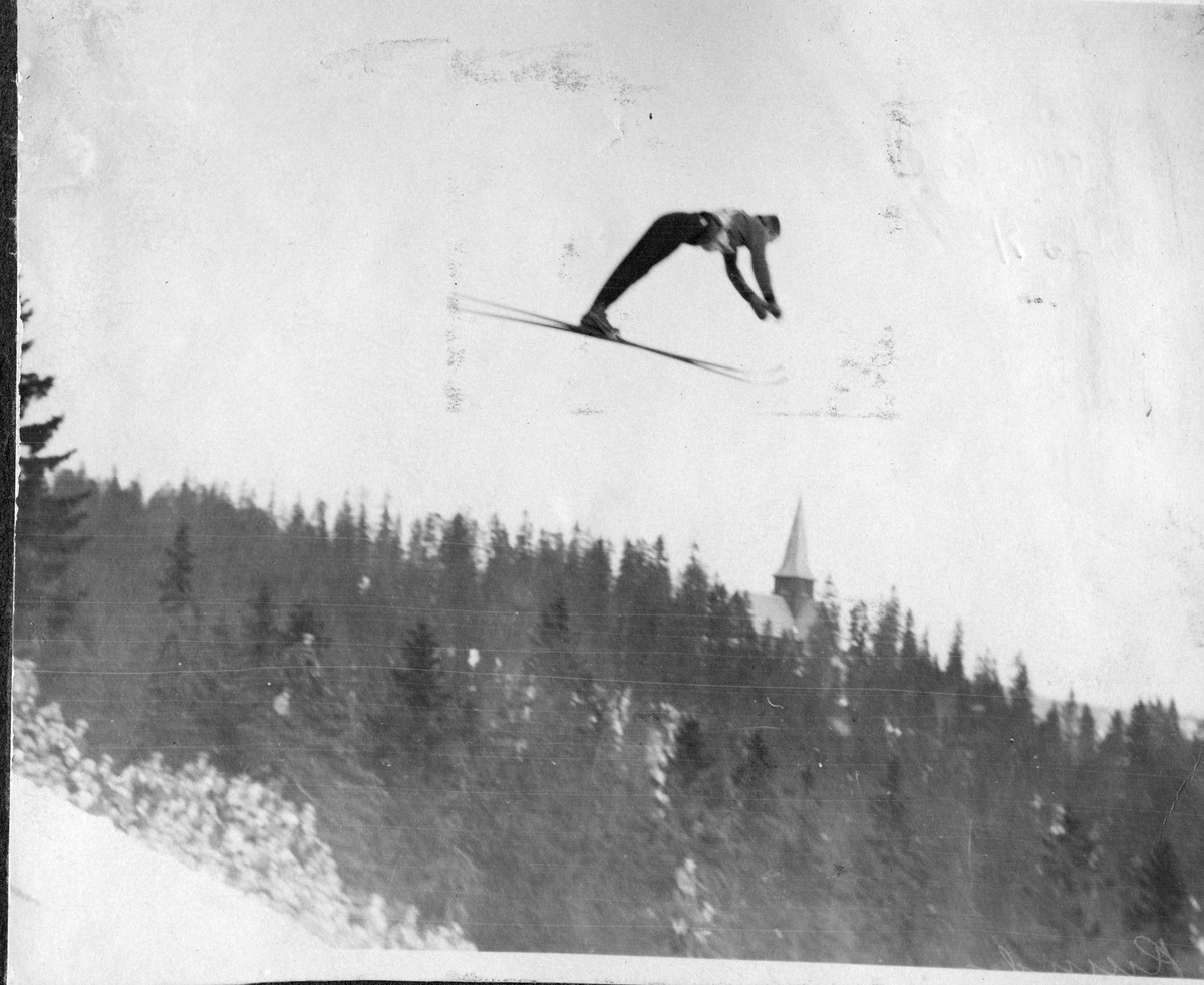 Sigmund Ruud in Holmenkollen skijump 1928