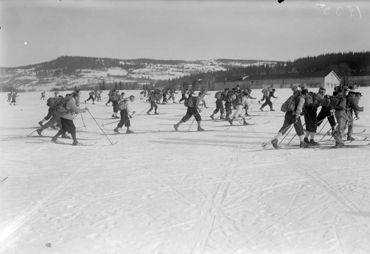 Birkebeinerrennet 1936. Start på Lysgårdsjordet