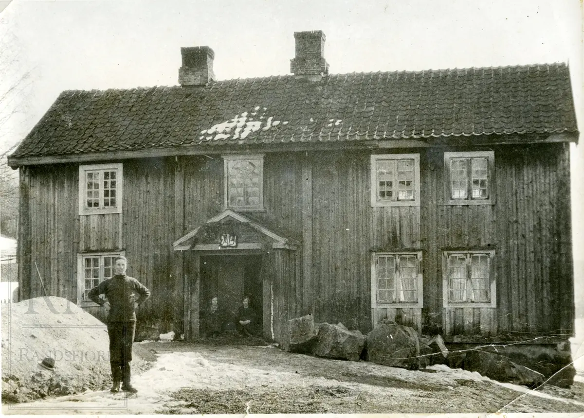 Bygninger og personer fra Blakstad