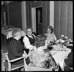 Jubilantfest for damer. Fra kaffebordene.