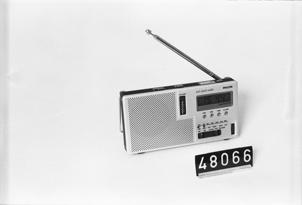 Klockradio i originalförpackning. FM, mellanvåg radio, LCD klocka och alarm.
Philips Type 90AS300/00.
