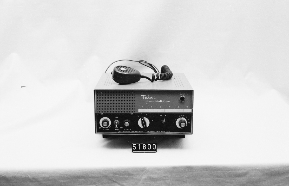 Radiostation Fischer Transi-Radiofone för radiotelefoni. 12 V drift, transistoriserad, sex förinställbara kanaler, squelch.
