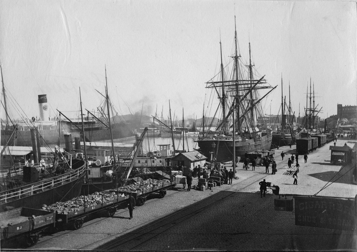 Skeppsbron i Göteborg 1897.