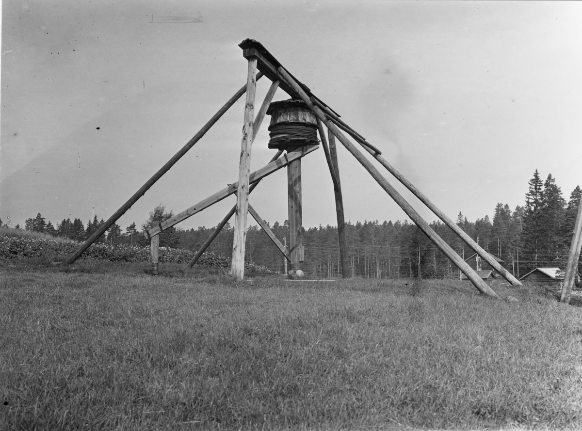 Riddarhyttans järnbruk. Hästvind vid Bäckegruvan 1921.