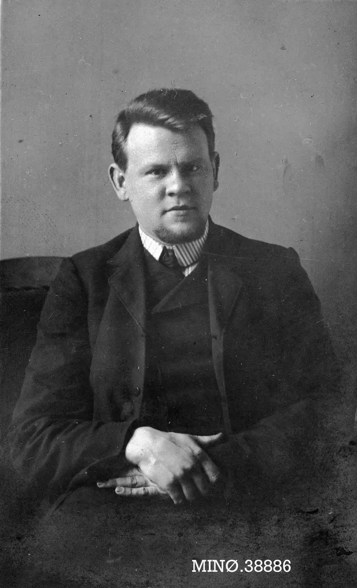 Portrett av fotograf Bredstrøm