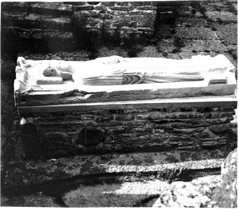 Katarinas tumba vid Gudhems klosterruin.