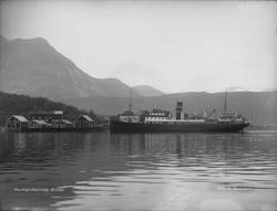 Hurtigruteanløp ved Ørnes. Bildet er tatt mellom 1925 og 194