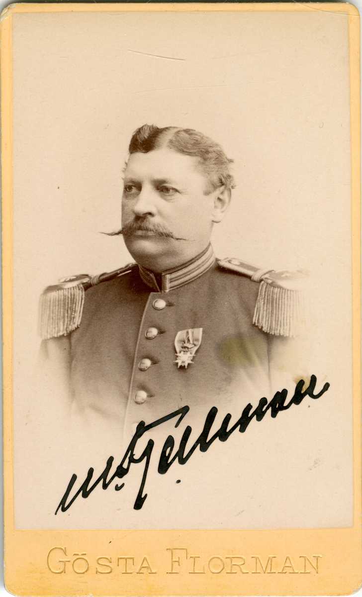 Porträtt av Mathias Fjellman, överste och chef vid Bohusläns regemente I 17. 
Se även AMA.0007313.