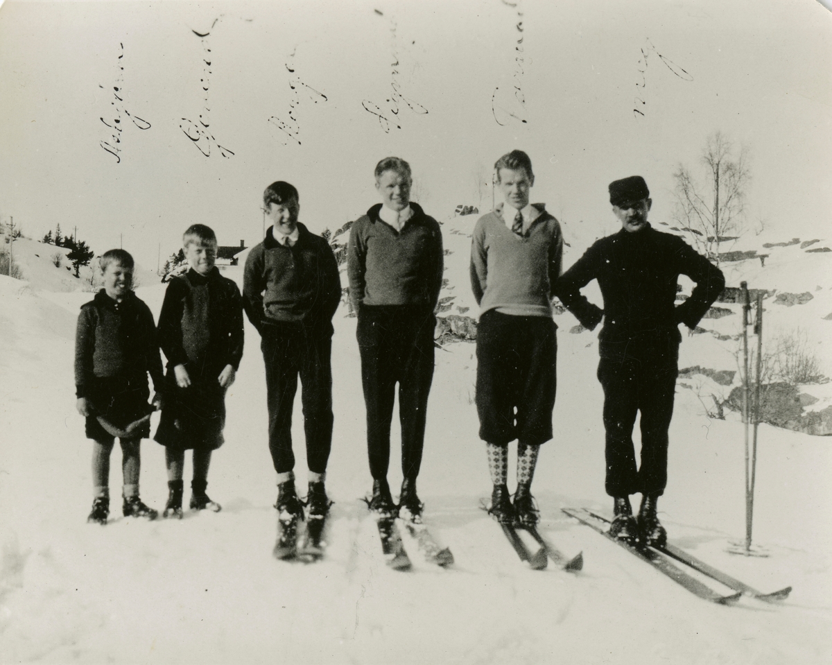 Familen Ruud i Storåsen i 1928.