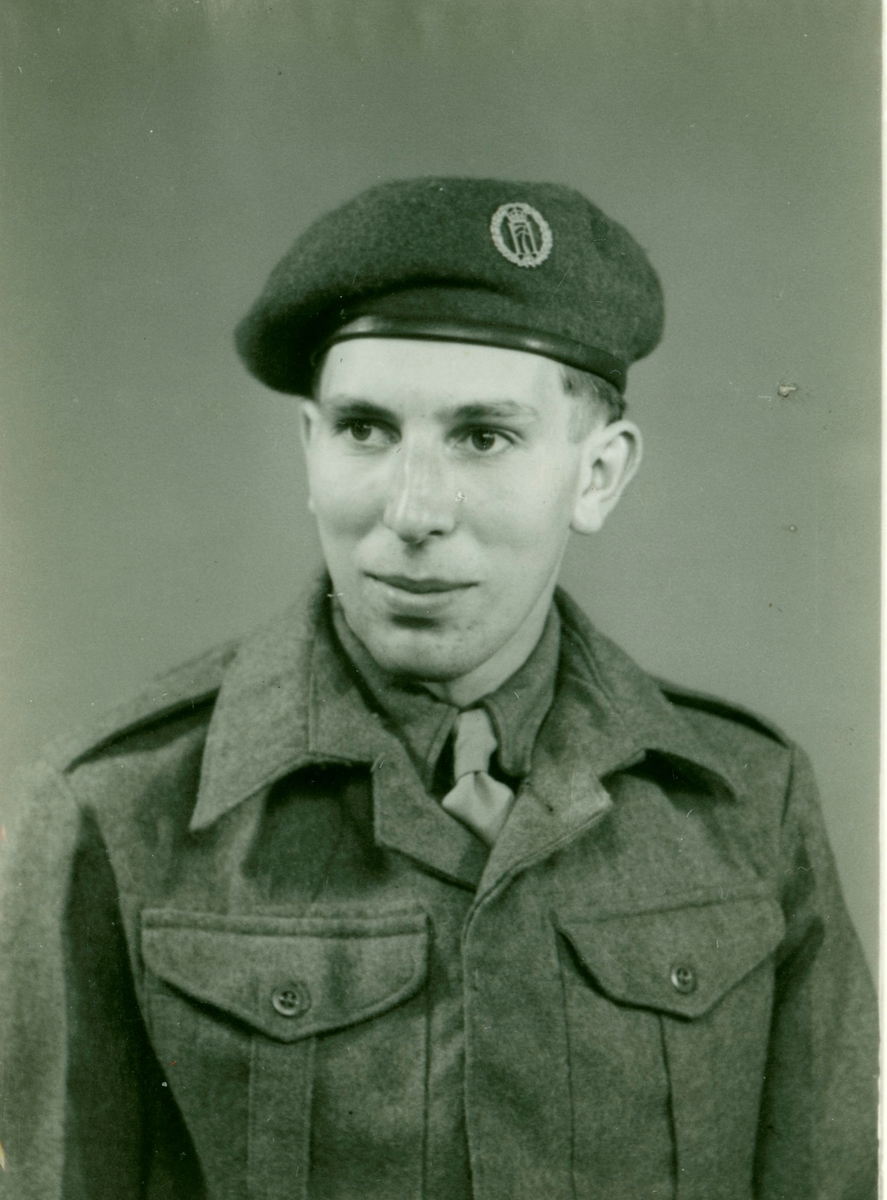 Tormod Rudningen i militær uniform.