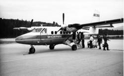 Lufthavn/Flyplass. Sogndal. Et fly, LN-BNY, DHC-6 Twin Otter