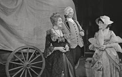 Nationaltheatret. Hovedscenen..POLLY av Peter Hacks. Premier