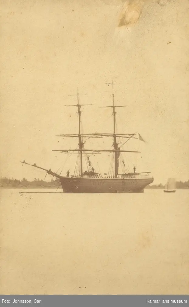 Brigg från Oskarshamn. Sannolikt identisk med briggen AXEL av Oskarshamn, enligt uppgift av kapten C.O. Wahlqvist. Byggd 1838 i Skellefteå, fb 1882. Tillhörde 1885 C.A. Ideström, Oskarshamn, och fördes av A. J. Sporsén.