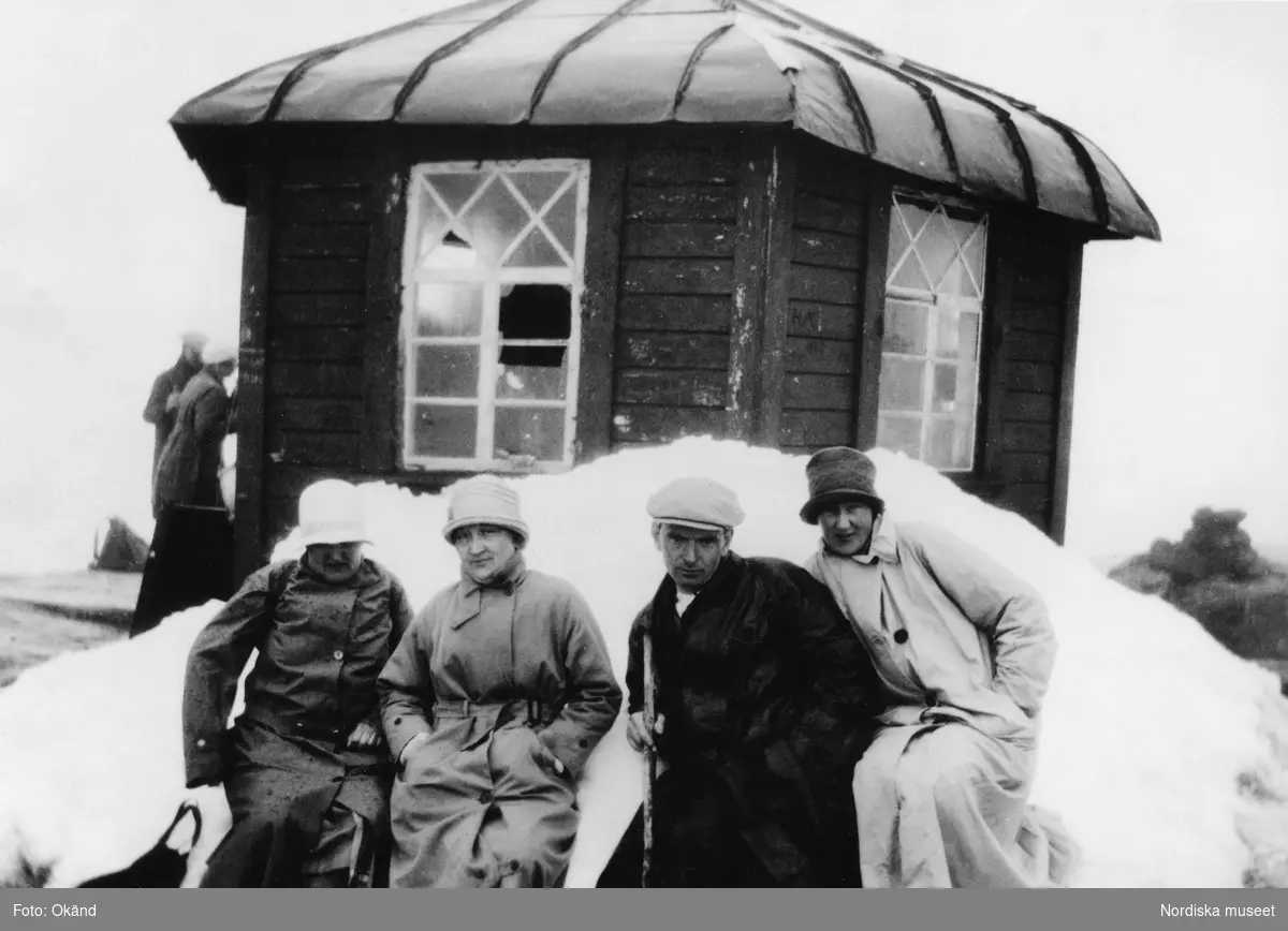 Utflykt från Tåghemmet 1928 till hyddan vid Åreskutans topp
