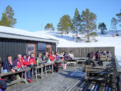 I solveggen på Langdalsbu..Tilhører Molde og Romsdals Turist
