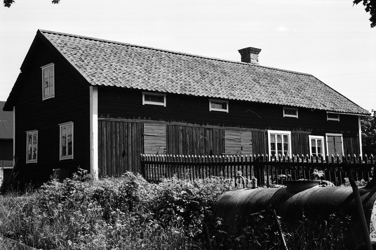 Magasin och brygghus, Saringe 1:2, Nygården, Tuna socken, Uppland 1987