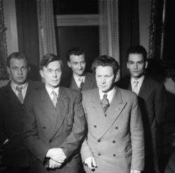 Vardens arkiv. "Det nye styret i Byforeningen"  16.03.1954