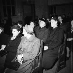 Vardens arkiv. "Foreldremøte på Lunde skole"  18.02.1954