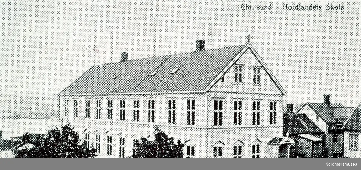 "Chr. sund - Nordlandets Skole." Tegning av Nordlandet skole på Nordlandet i Kristiansund. Fra Nordmøre museums fotosamlinger. EFR2015