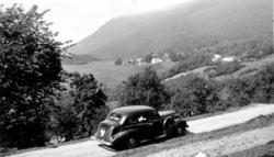 Muligens Inn-Bugge på vei ut fra Eresfjorden til Eidsvåg.Bil