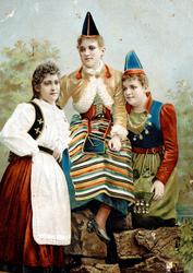 Postkort med tegnet motiv av tre kvinner iført ulike folkedr