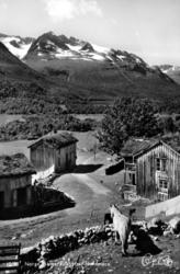 Prospektkort fra Innerdalen med Innerdalshytta, Sunndal, Mør