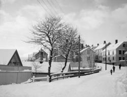 Vinterdag i Kristiansund før krigen.
 Området sør i Storgata