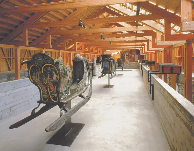 Sverre Fehn's exhibiton of old sleighs in Storhamarlåven.