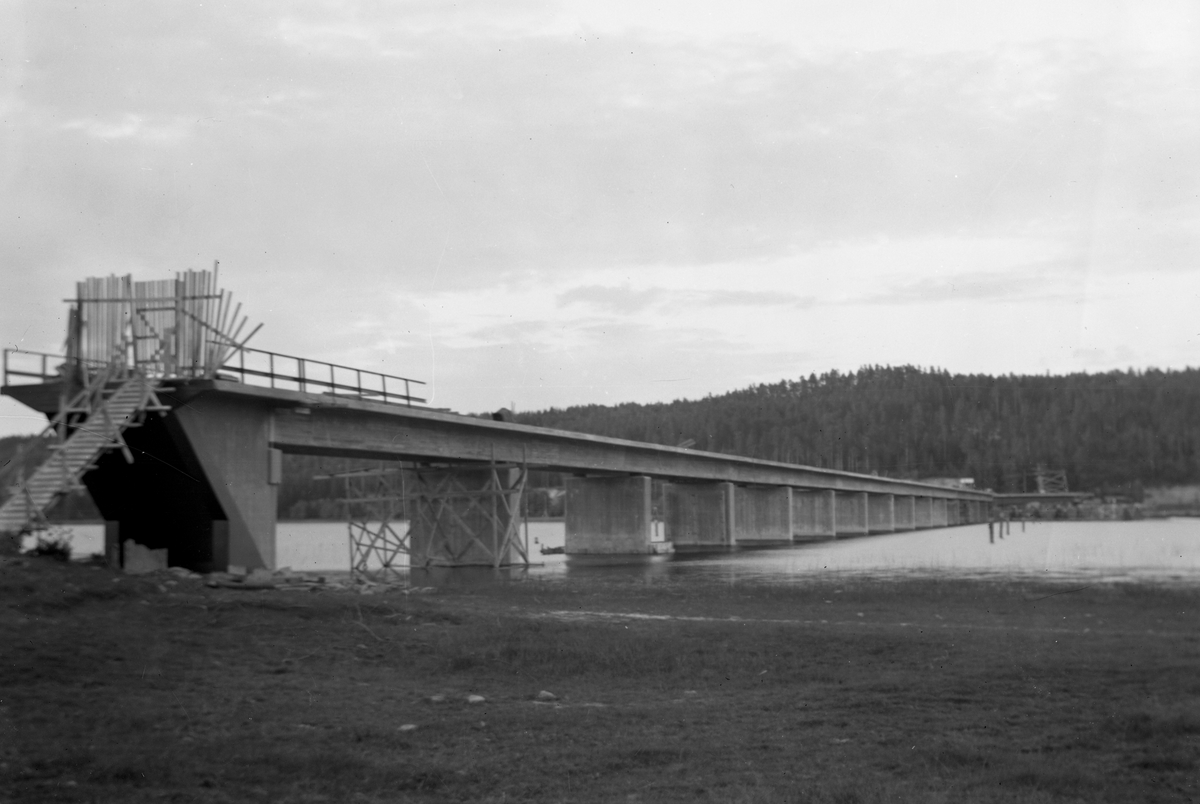 Den första Skasåsbron över Glafsfjorden.