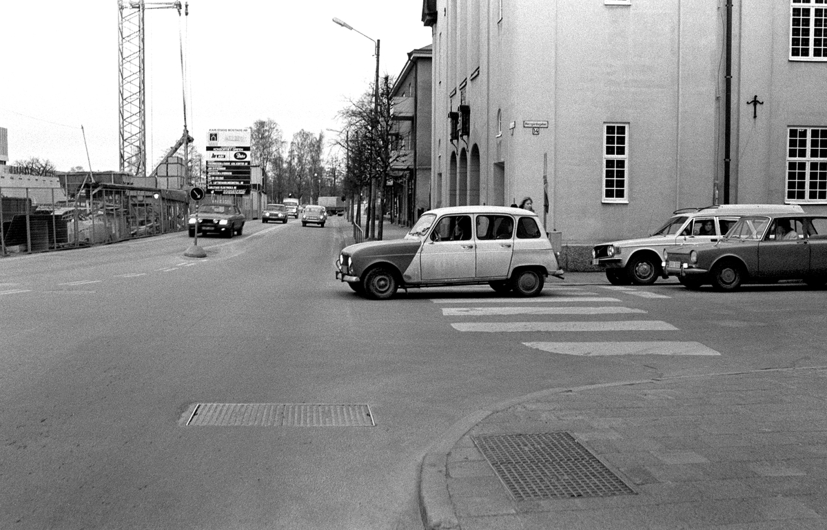 Lennart Wängestam och en kamera i 1980-talets Karlstad. Bilderna visas kronologiskt mellan 1980 och 1986. Gå gärna in och kommentera om du vet något om bilden.