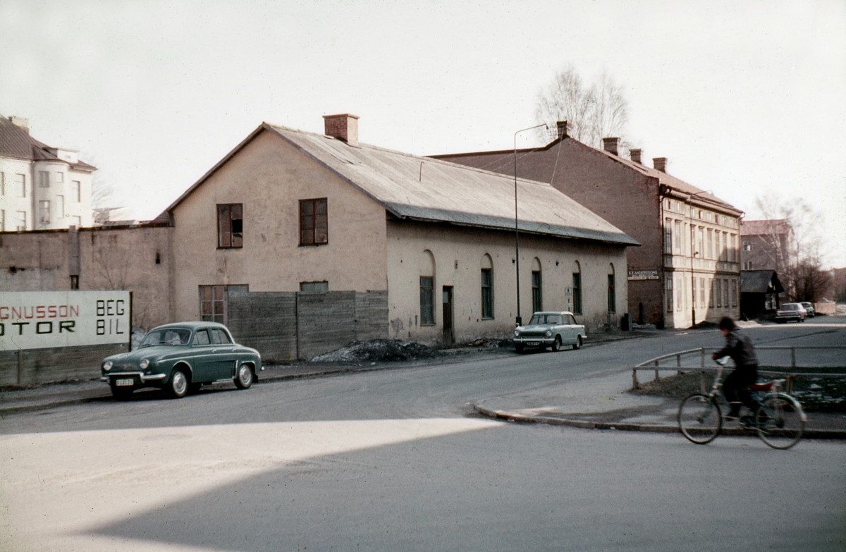Stinsgatan, tidigare Orrholmsgatan, i sydlig riktning våren 1970.