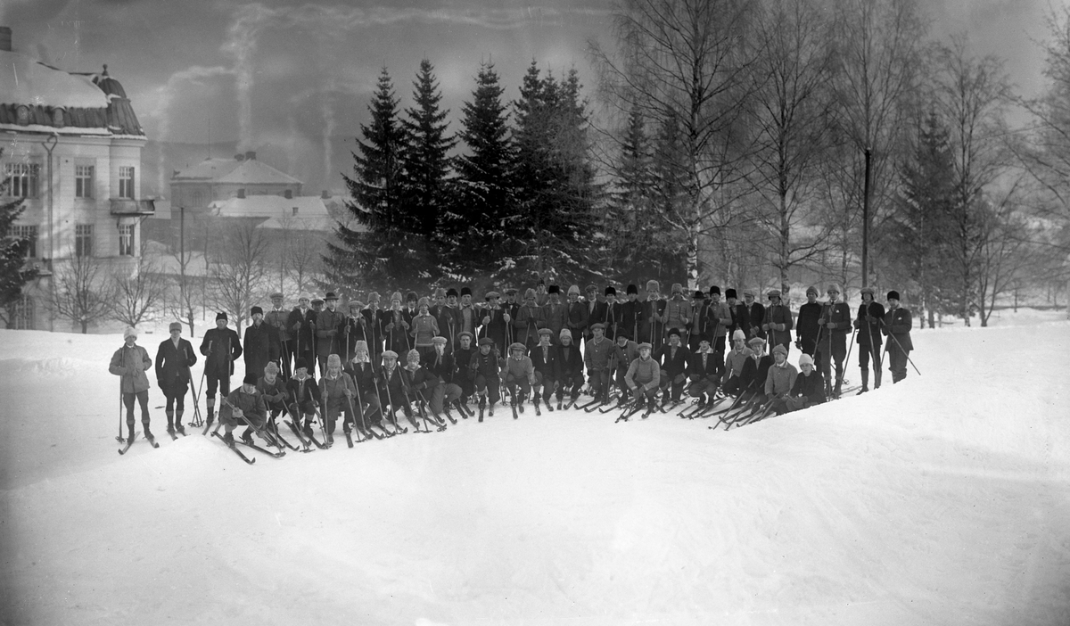 Bildsvit från Filipstad med omnejd tagen under 1920-talet. Kommentera gärna bilden om du vet något om platsen eller händelsen.
