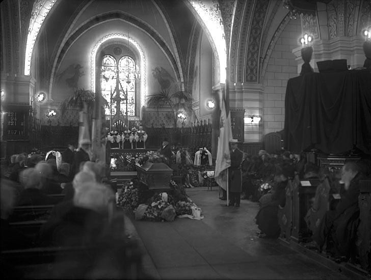 Begravning i Växjö Domkyrka ca. 1928. Möjligen biskop Lindbergs begravning.