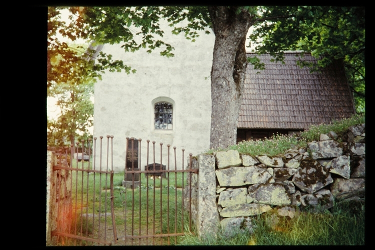 Jäts gamla kyrka, grind och kyrkogårdsmur. 1958.
