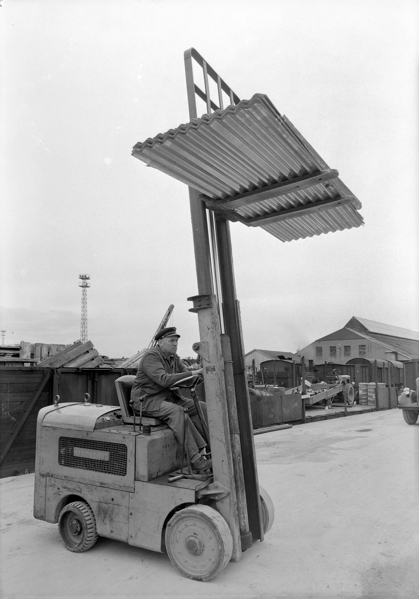 Fra Jernbanens godsekspedisjon i Trondheim