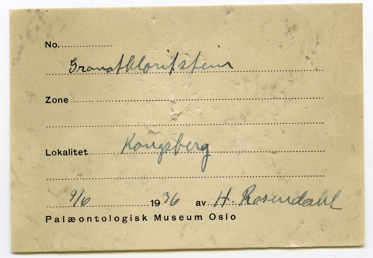 Etikett i eske:
Granatkloritstein
Kongsberg
9/6 1936
H. Rosendahl