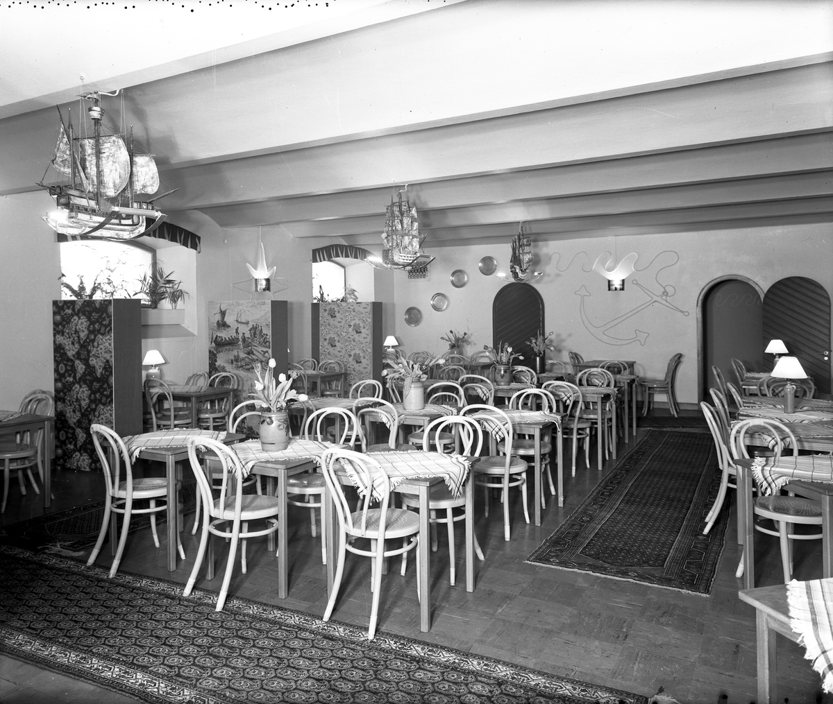 O. Zedrén, Grand Hotell, Kyrkogatan 28
Interiör av "Gyllene Skeppet" Norra Centralgatan 1. Mars 1939


