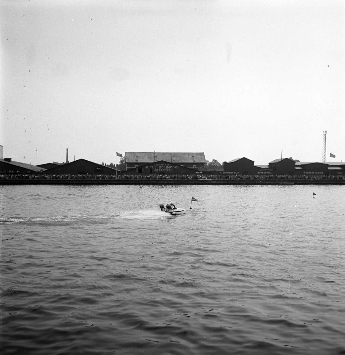 S.M.K:s Gävleavdelning utombordartävling. 17 augusti 1947.